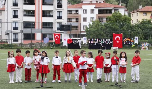 İnebolu'da minikler yıl sonu sevinci yaşadı