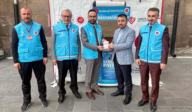 Müftü Ayvaz'dan TDV'ye kurban desteği