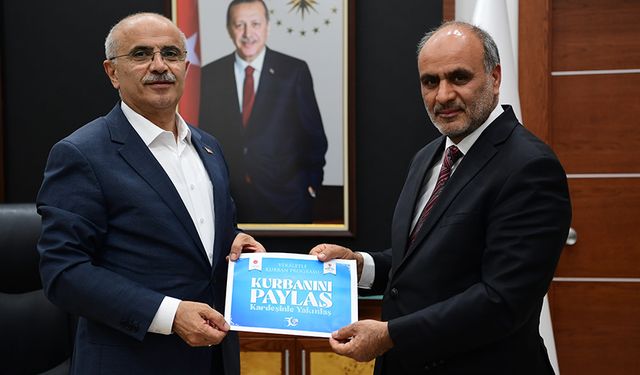 Başkan Er, kurbanını TDV'ye verdi