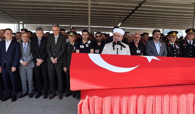Şehit Astsubay Kıdemli Çavuş Emre Polat, Sivas'ta ebediyete uğurlandı