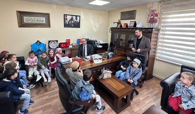 Silivrili minikler kumbaralarını gazze için açtı
