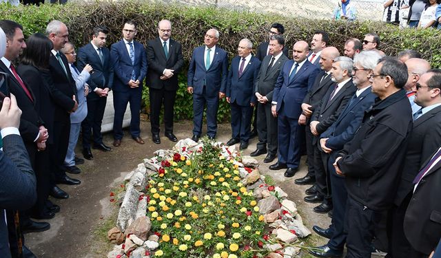 Yunus Emre, Eskişehir’de kabri başında dualarla anıldı