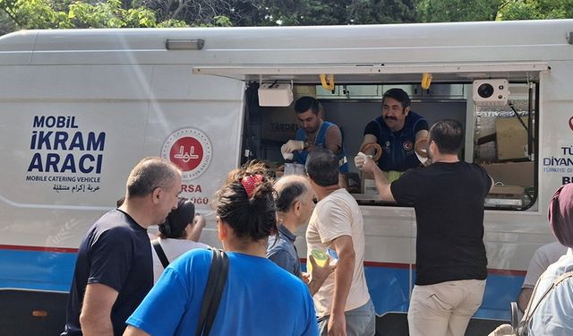 TDV Bursa Şubesi’nden üniversite adaylarına ikram