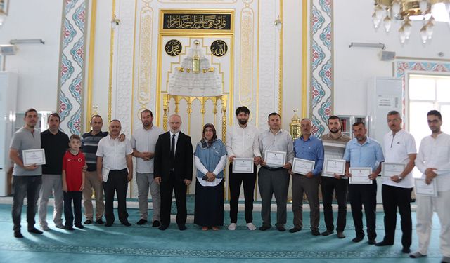 Çankırı'da "Baba Okulu" mezunlarını verdi