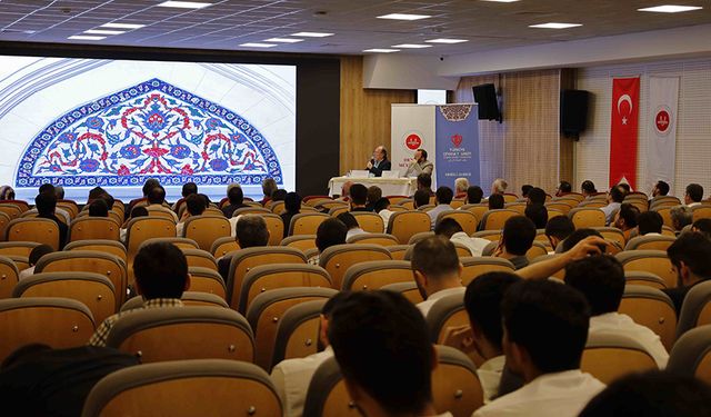Denizli'de "Cami Tezyinatında Çini ve Hat Sanatı" konferansı