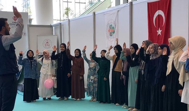 Aile Fuarı'nda Diyanet Gençlik standına yoğun ilgi