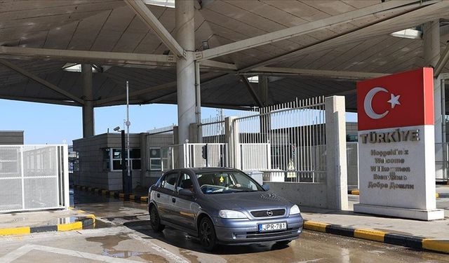 Gurbetçinin vatan sevinci sınırda başlıyor