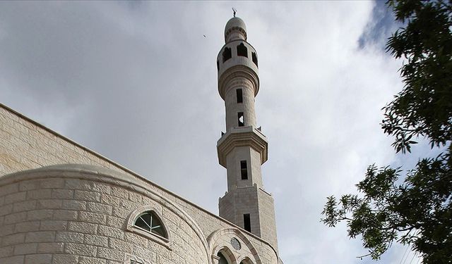 İşgalciler, 3 camiden okunan ezanları susturmak için rapor düzenledi