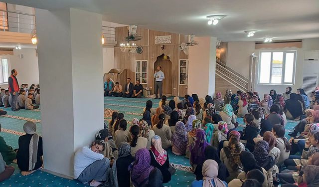 Kahta'da gençler camide buluştu