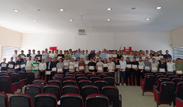 Kastamonu'da aday din görevlileri Baba Okulu'nu tamamladı