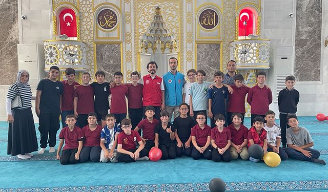 Sapanca'da "Cami Çocuk Buluşması"na yoğun ilgi
