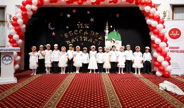 Edremit'te minikler "İlk Seccadem" etkinliğinde buluştu