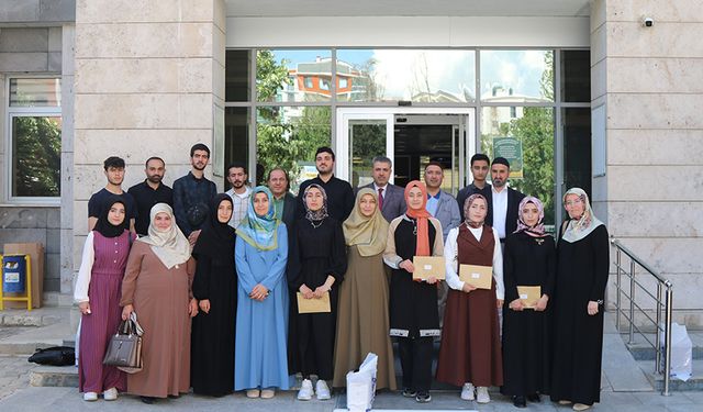 Umre ödüllü bilgi yarışması ödülleri verildi