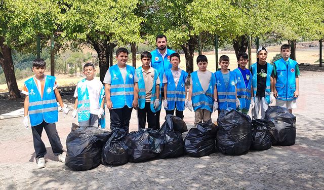 Diyanet Gençlik, orman yangınlarına karşı temizlik yaptı