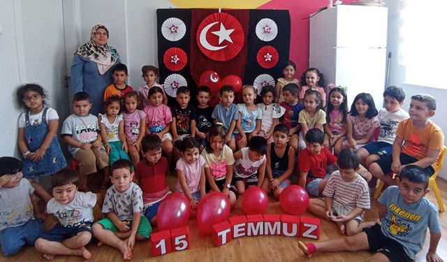 Anamur'da minikler 15 Temmuz'u andı