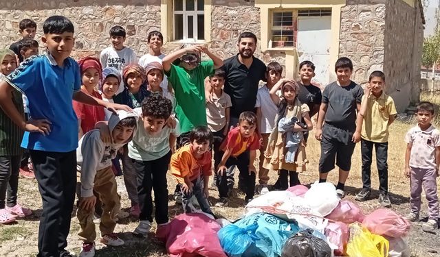 Çaldıran'daki öğrencilerden çevre duyarlılığı