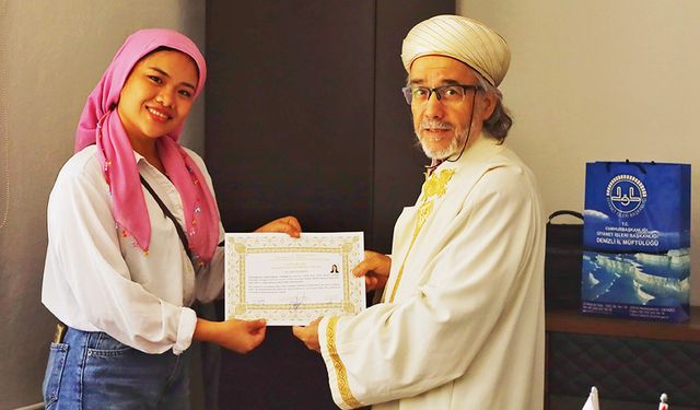 Filipinli kadın Denizli'de Müslüman oldu