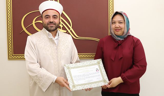 Endonezyalı Anggraeni, Sivas'ta Müslüman oldu