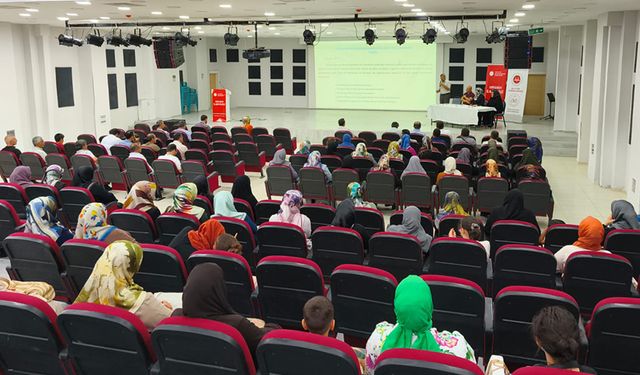 Adıyaman'da "Koruyucu Aile" paneli düzenlendi