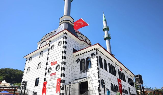 Kurtsuyu Köyü Camii dualarla açıldı
