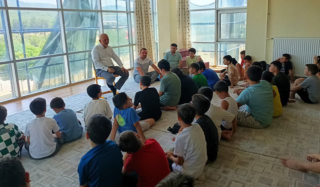 Yatılı yaz Kur’an kursu öğrencileri söyleşide buluştu