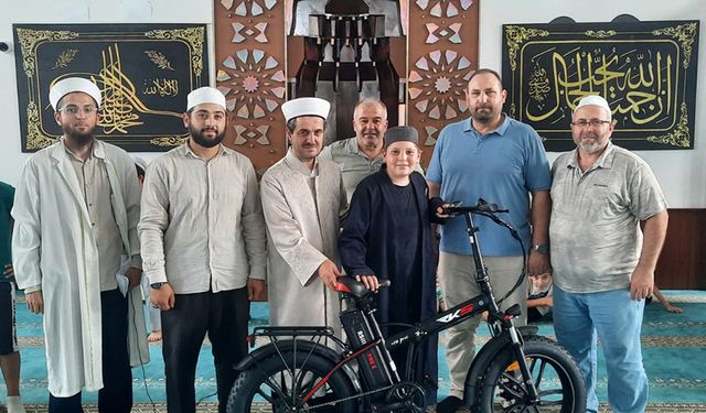 Düzce Akşemsettin Camii'nde ödül töreni