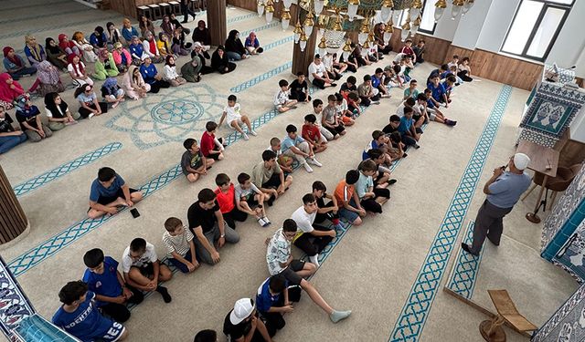 Düzce'deki kurslarda farkındalık seminerleri sürüyor