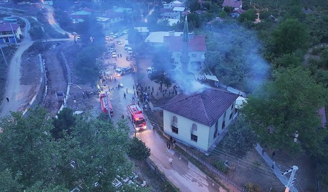 Düzce'de bir camide yangın çıktı