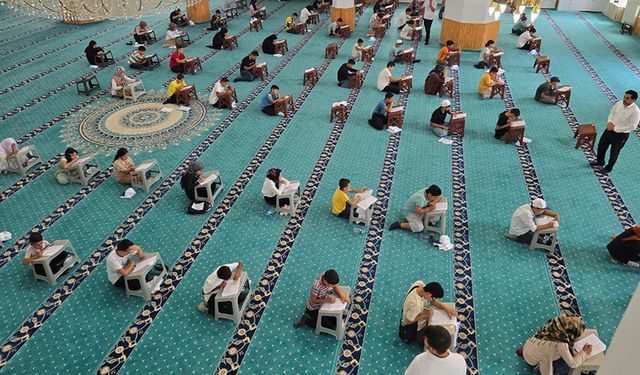 Erciş'te öğrenciler dini bilgide yarıştı