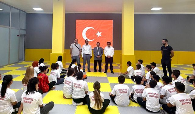 Müftü Ayvaz: Gençlerimizin yanındayız