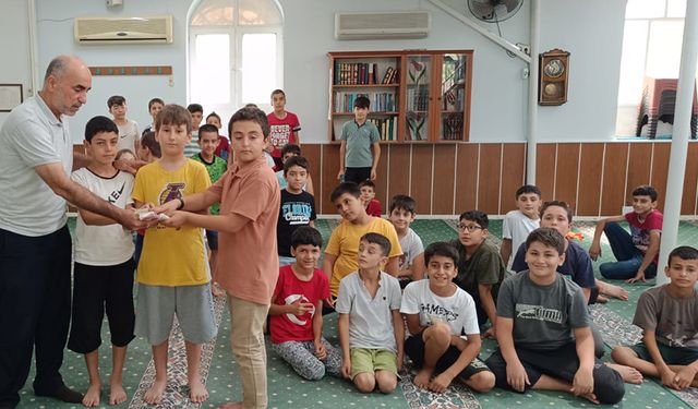 Adıyaman'da Kur'an kursu öğrencileri harçlıklarını Gazze'ye bağışladı