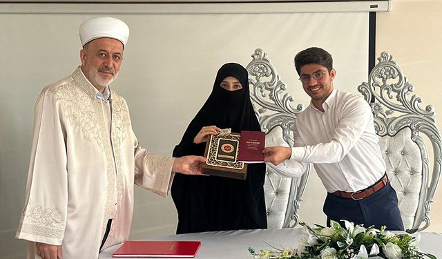 Isparta Müftülüğü'nde yılın 100. Nikahı kıyıldı