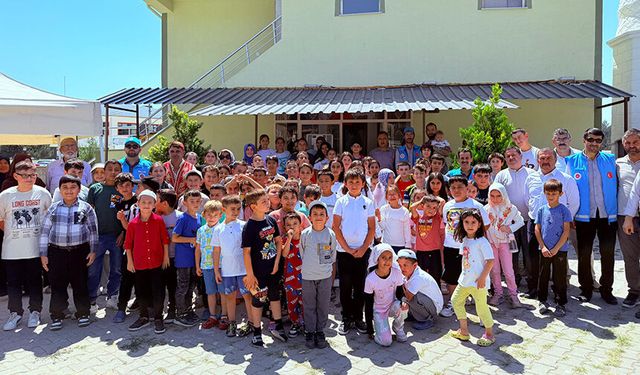 Kastamonu'da çocuklar minare gölgesinde buluştu