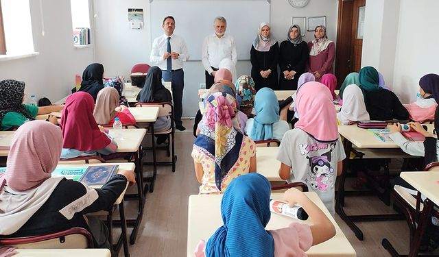 Kaymakam Ermiş'ten Kur'an öğrenen çocuklara ziyaret