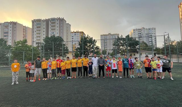 Kocasinan'da "Aile Kupası" maçları başladı