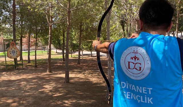 Üniversite Kulüp ve Topluluk Başkanları Mersin'de kampa girdi