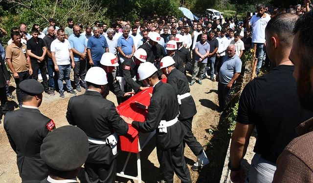 Şehit Uzman Çavuş Selami Acımaz, Samsun'da son yolculuğuna uğurlandı