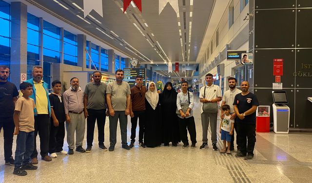 Şanlıurfa'da gençler umreye uğurlandı