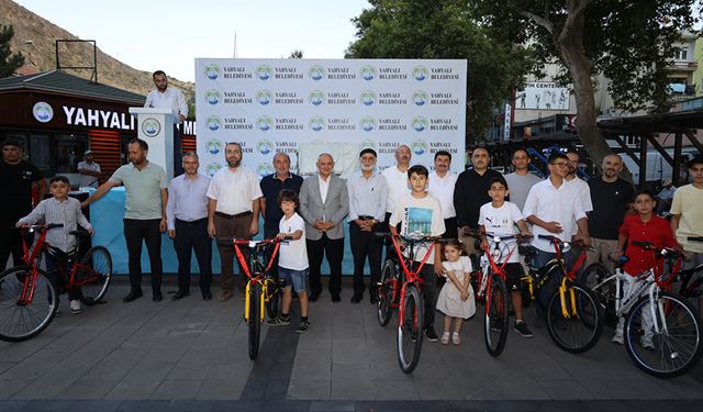 Yahyalı'da "Haydi Arkadaşlar Camiye Yarışması"nın ödülleri verildi