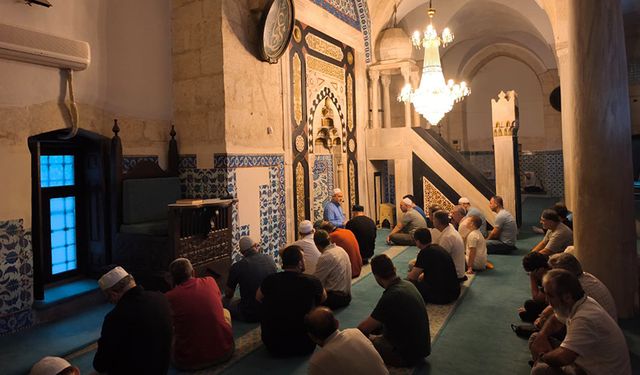 Tarihi camide Mevlid-i Nebi buluşması