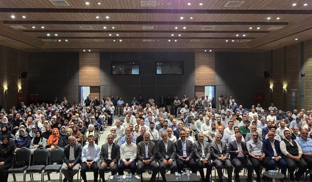 Bursa'da Hz. Peygamber ve Aile Ahlakı konuşuldu