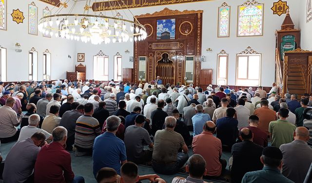 Gürsu Emir Sultan Camii'nde Kur’an-ı Kerim ziyafeti