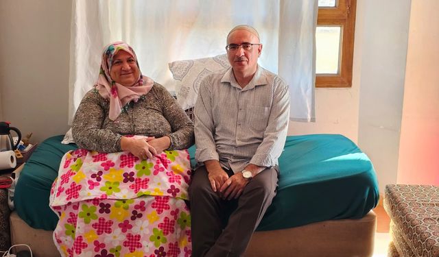 Din görevlisi Işıkgöz, yatalak eşine 'vefa' örneği sergiliyor