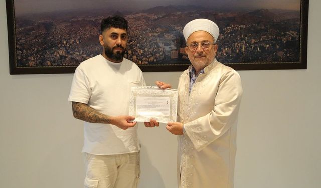 Irak Vatandaşı Patrous İstanbul’da Müslüman oldu