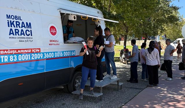 Üniversite kaydına gelen öğrencilere müftülükten sıcak karşılama