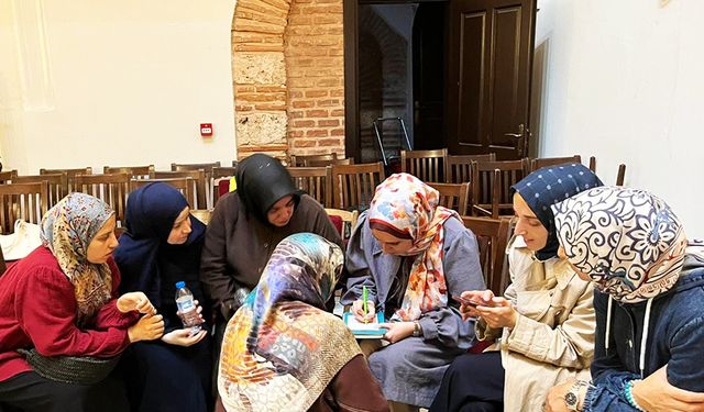 Yıldırım'da kurs öğreticilerine drama eğitimi verildi