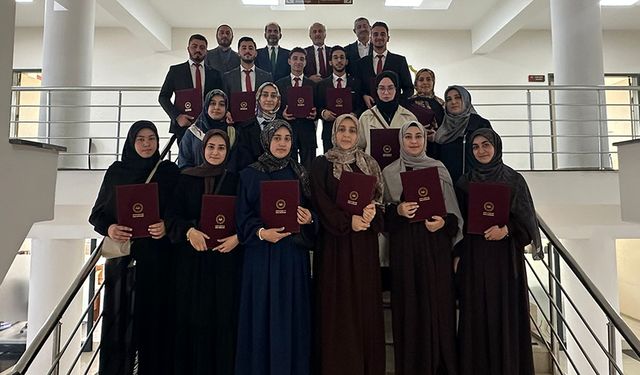 Edremit'te hafızlar belge aldı