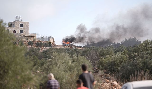 Filistin topraklarını gasbeden işgalciler, Batı Şeria'da zeytin toplayan Filistinlileri hedef alıyor