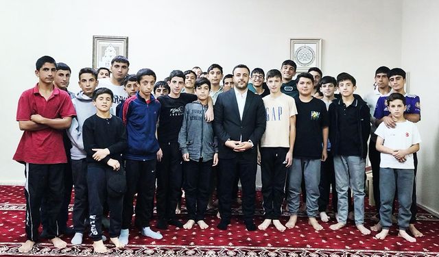 Gürpınar'da "Gençlik Fıkıh Meclisi" dersleri başladı