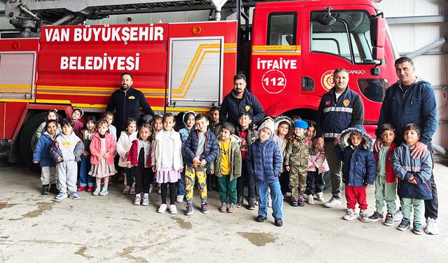 Saraylı miniklerden itfaiyeye ziyaret